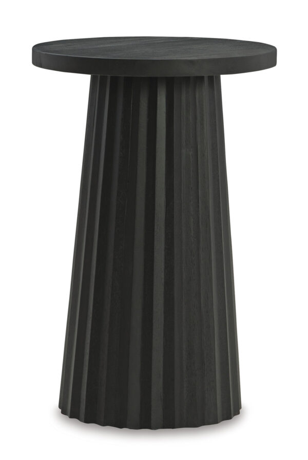 Ceilby Side Table (Black) Wichita